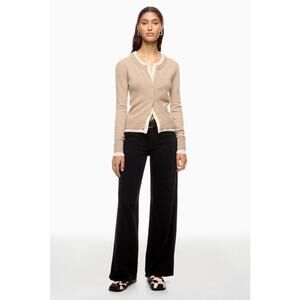 WRANGLER Black World Wide Jean Size 28/32 with Small Stain